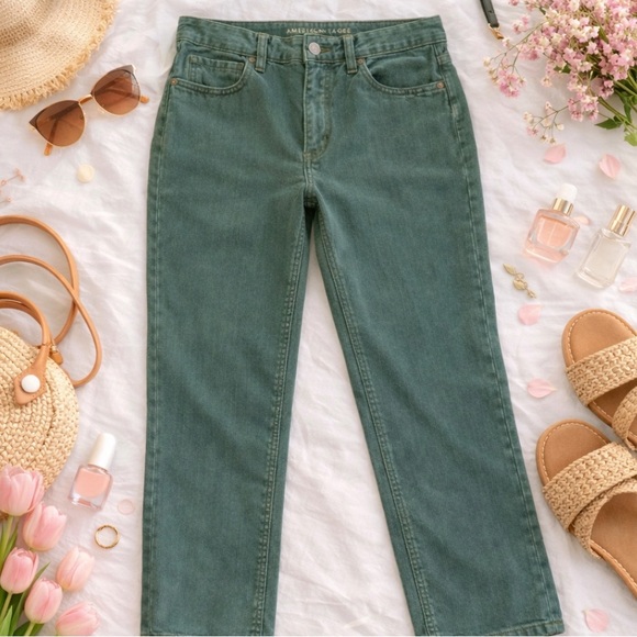 American Eagle Outfitters Denim - American Eagle Mom Straight Corduroy Pants Green Size 4 Stretch